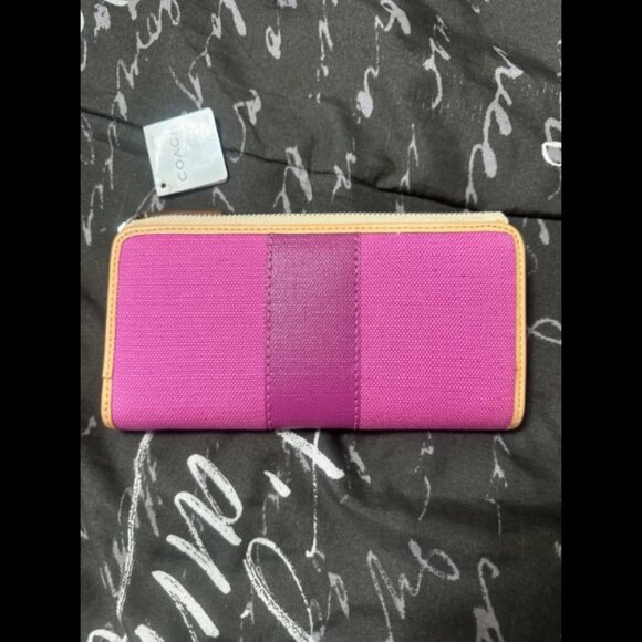 Coach Wallet - Picture 3 of 6